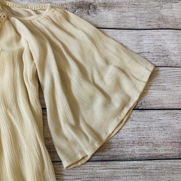 Lulu's Cold Shoulder Shift Crochet Dress Size S - Picture 7 of 8